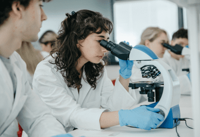 doble titulacion laboratorio clinico y biomedico + anatomia patologica distancia