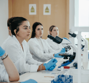 doble titulacion anatomía patológica y laboratorio granada
